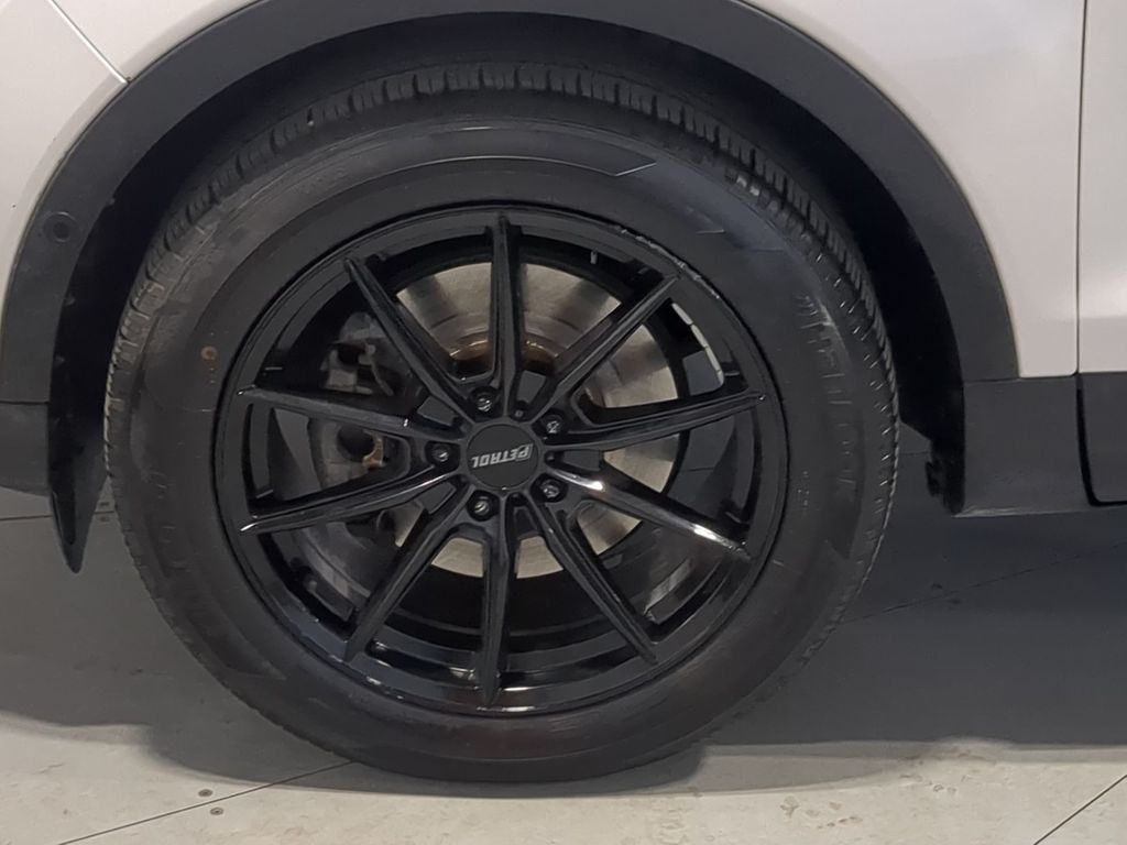 Thumbnail: 2017 Ford Escape - 8