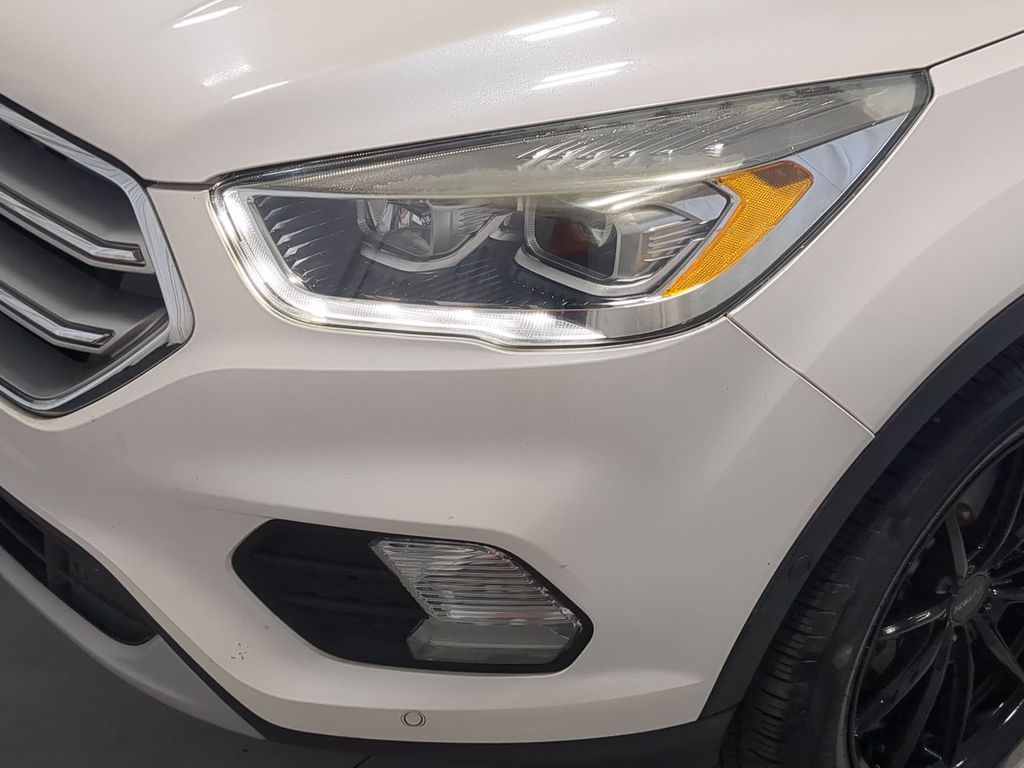 Thumbnail: 2017 Ford Escape - 23