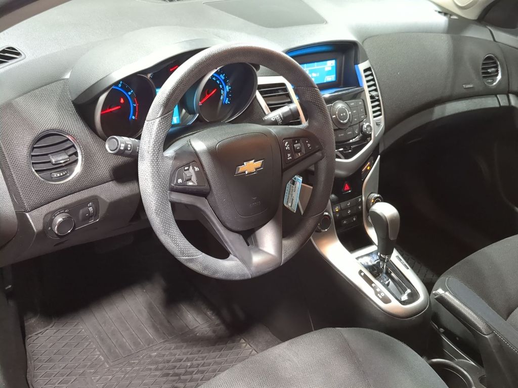Thumbnail: 2016 Chevrolet Cruze - 2