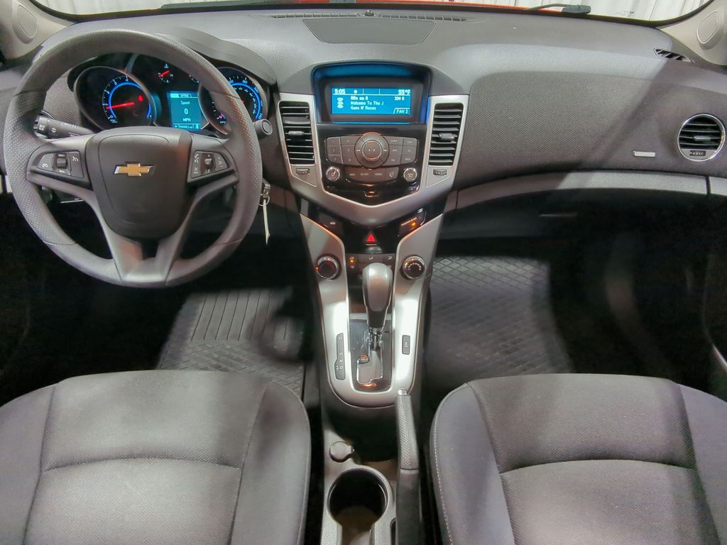 Thumbnail: 2016 Chevrolet Cruze - 8