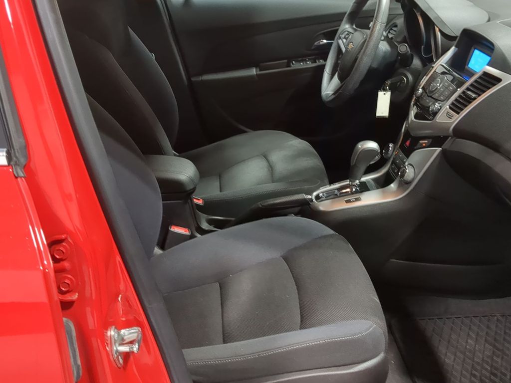Thumbnail: 2016 Chevrolet Cruze - 10