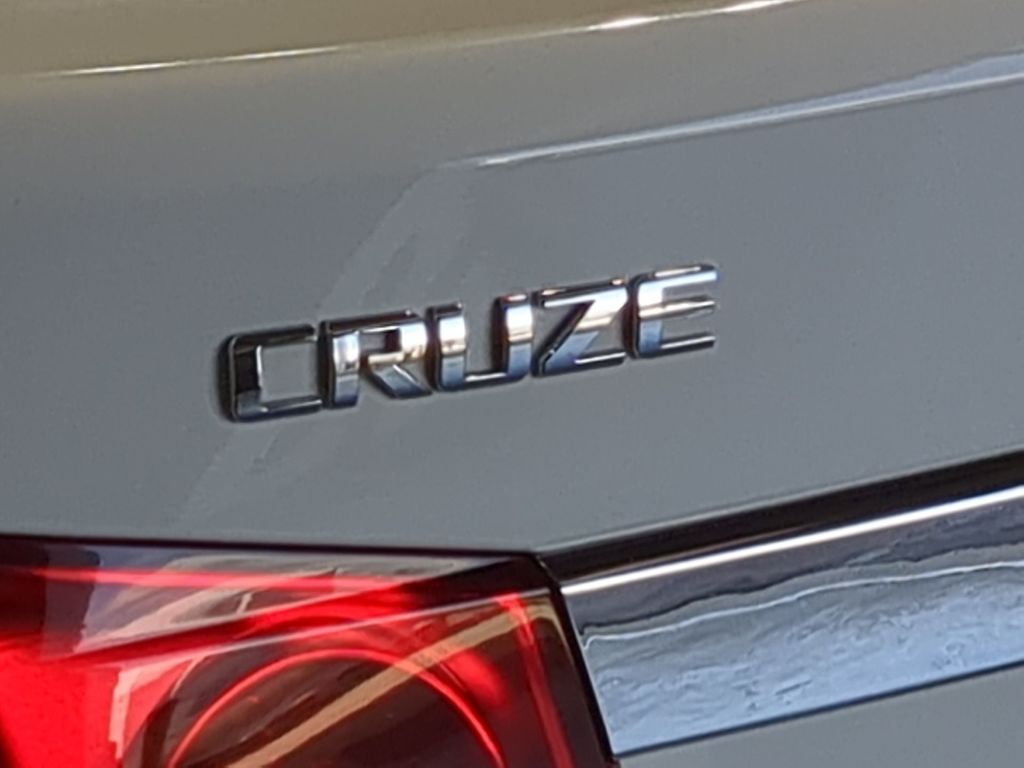 Thumbnail: 2013 Chevrolet Cruze - 24