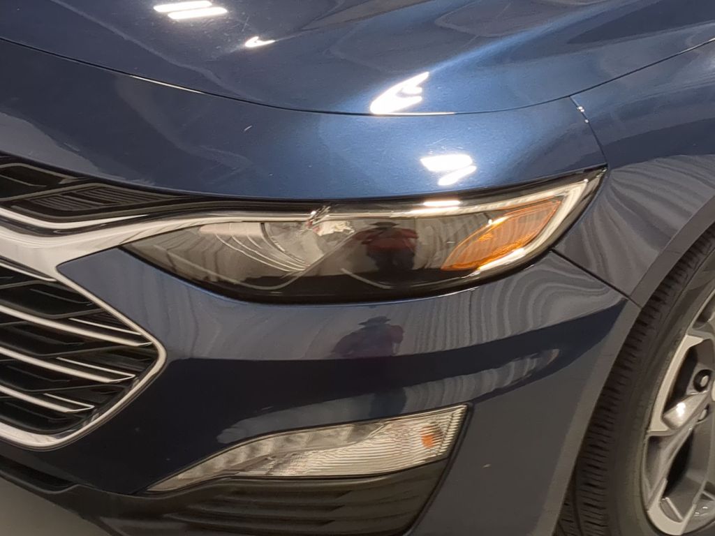 Thumbnail: 2020 Chevrolet Malibu - 24