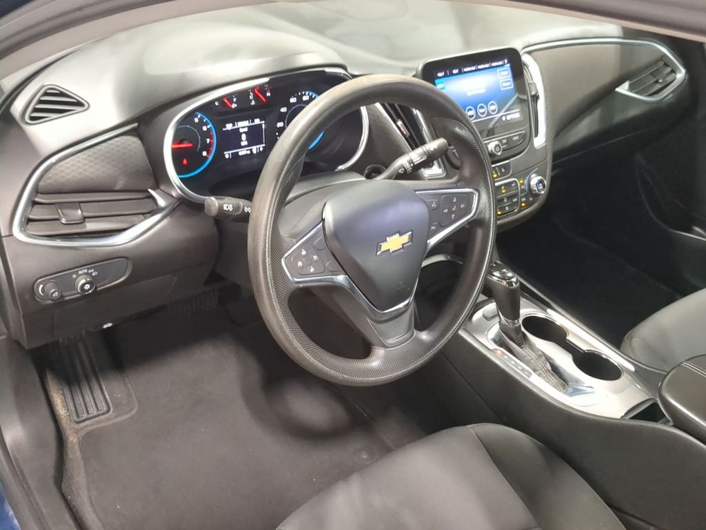 Thumbnail: 2020 Chevrolet Malibu - 2