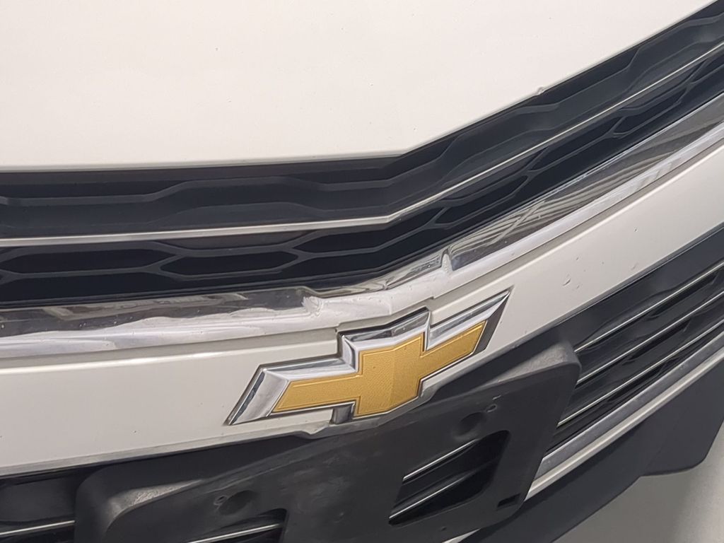 Thumbnail: 2017 Chevrolet Malibu - 7