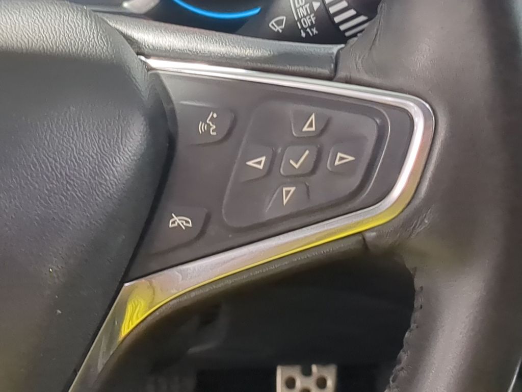 Thumbnail: 2017 Chevrolet Malibu - 30