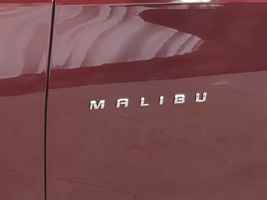 Thumbnail: 2016 Chevrolet Malibu - 25