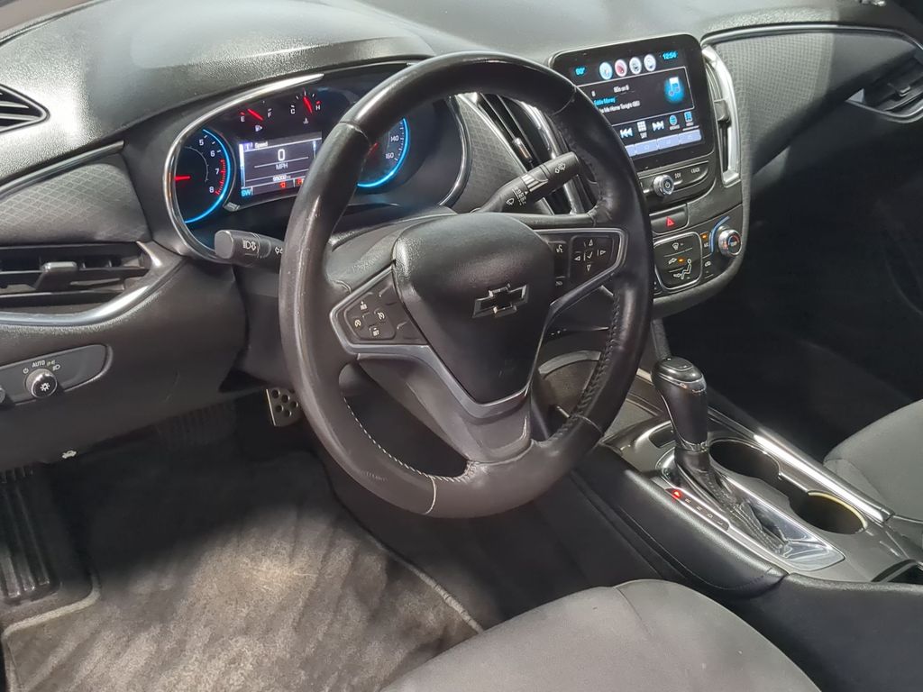 Thumbnail: 2016 Chevrolet Malibu - 2