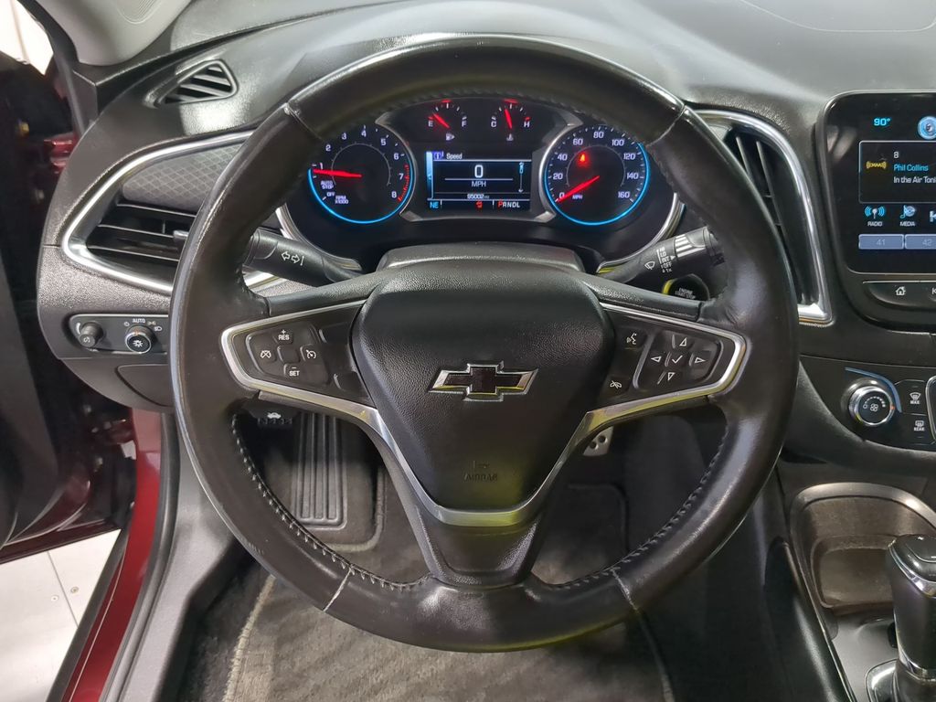 Thumbnail: 2016 Chevrolet Malibu - 12