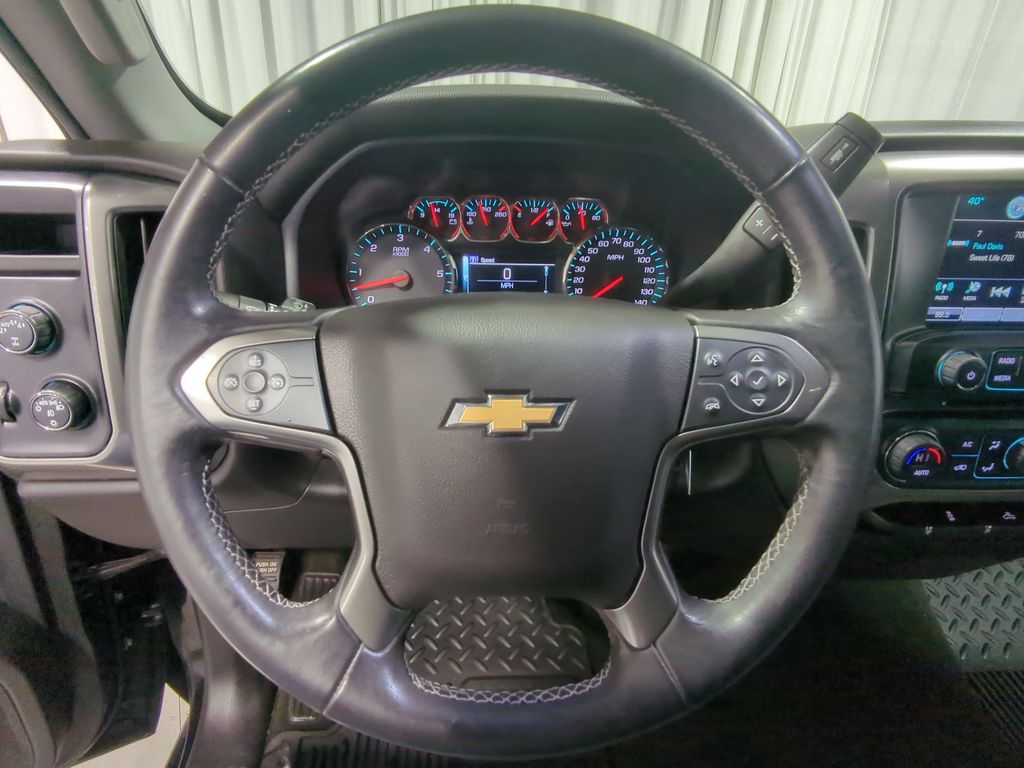 Thumbnail: 2018 Chevrolet Silverado 1500 - 13