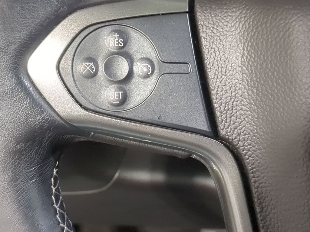 Thumbnail: 2018 Chevrolet Silverado 1500 - 35