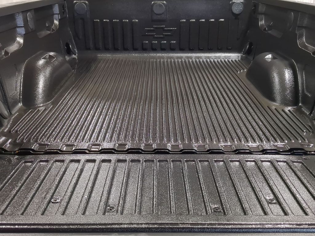 Thumbnail: 2018 Chevrolet Silverado 1500 - 17