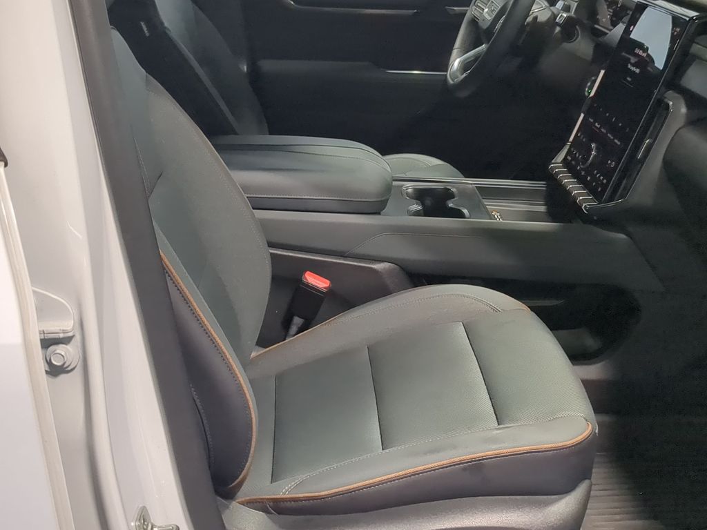 Thumbnail: 2024 GMC Acadia - 10