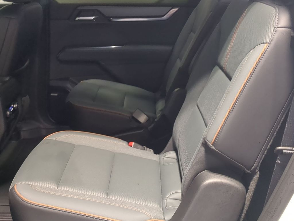 Thumbnail: 2024 GMC Acadia - 11