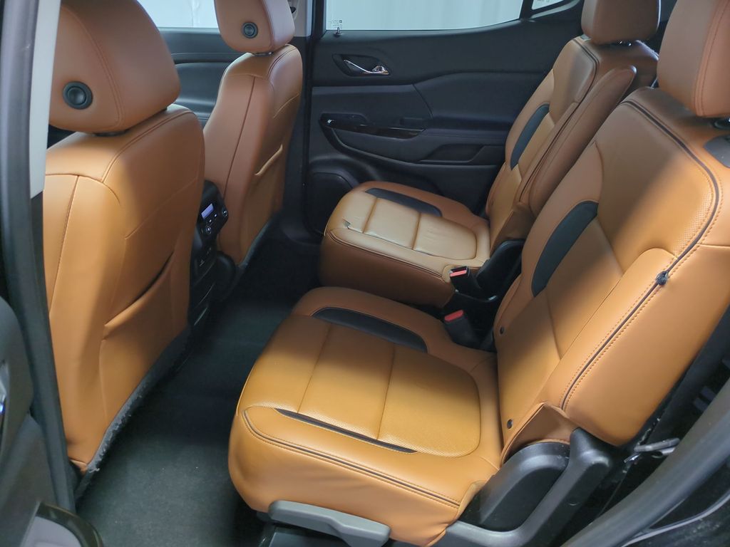 2020 GMC Acadia AT4 24