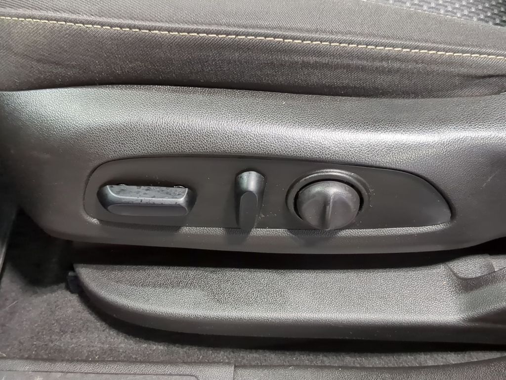 Thumbnail: 2021 GMC Acadia - 25