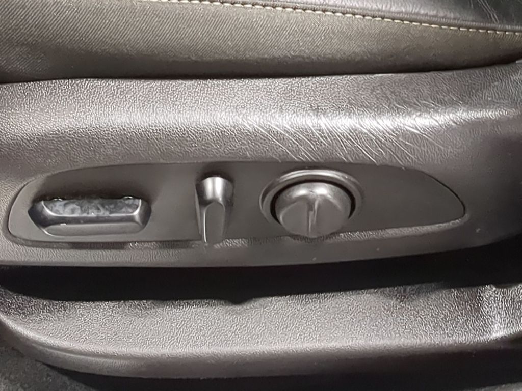 Thumbnail: 2019 GMC Acadia - 26