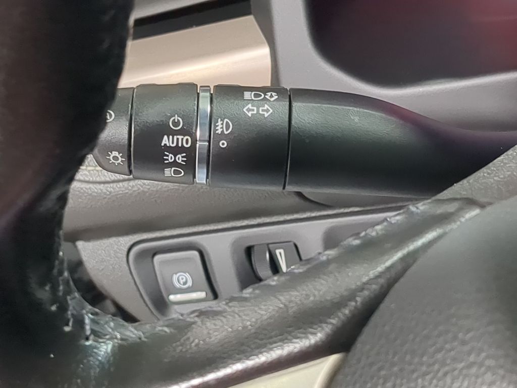 Thumbnail: 2020 GMC Acadia - 31
