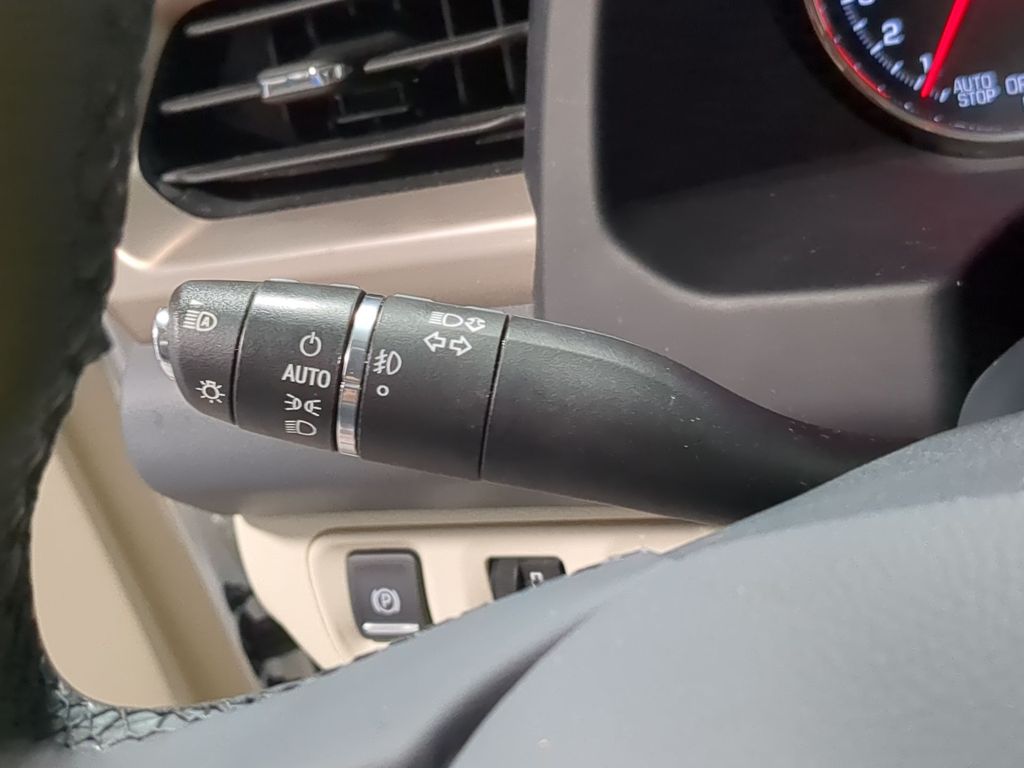 Thumbnail: 2023 GMC Acadia - 31