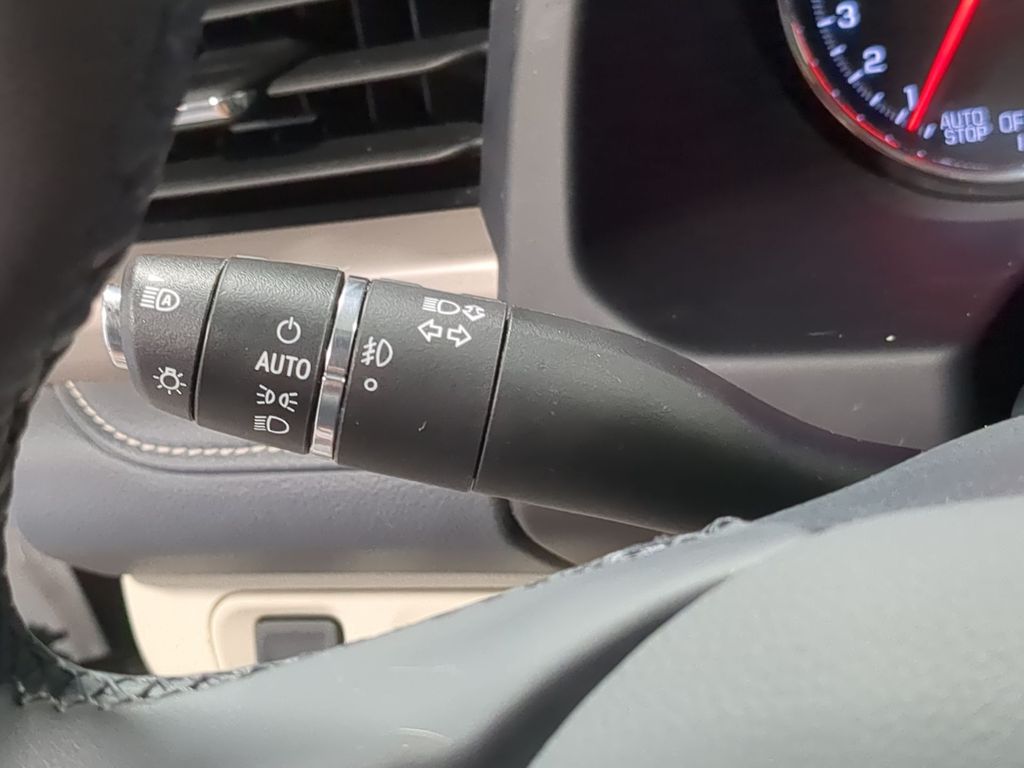 Thumbnail: 2023 GMC Acadia - 31
