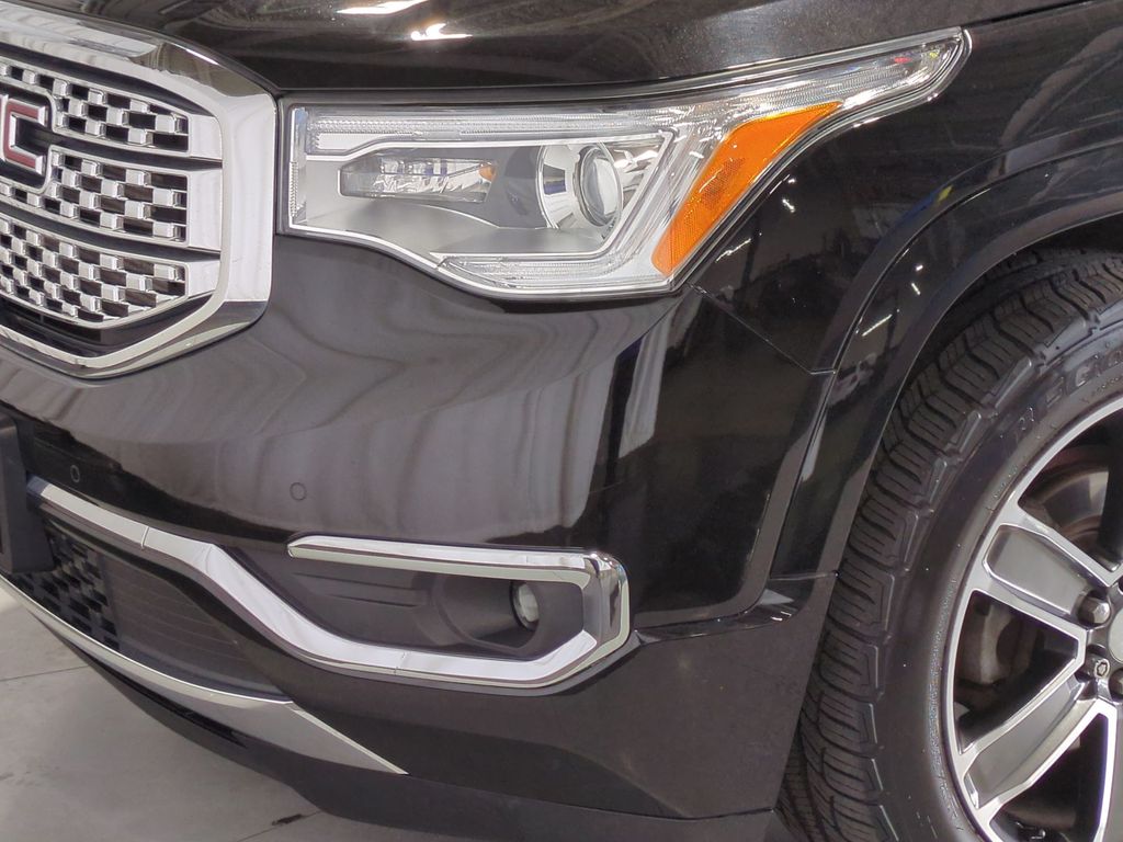 Thumbnail: 2017 GMC Acadia - 24