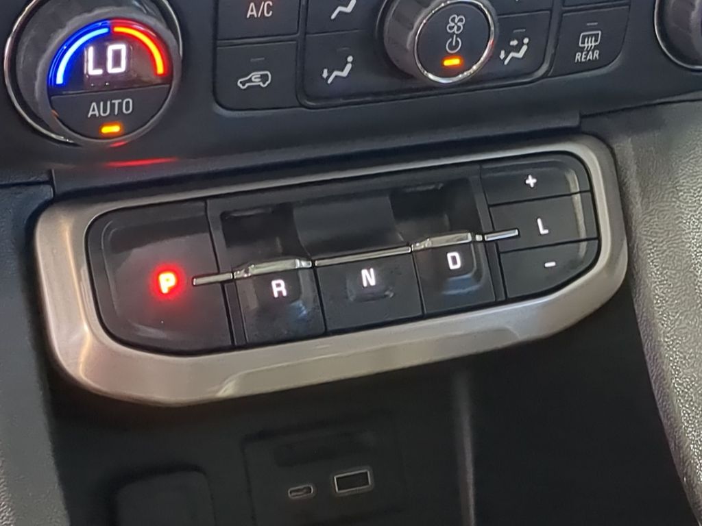 Thumbnail: 2021 GMC Acadia - 32