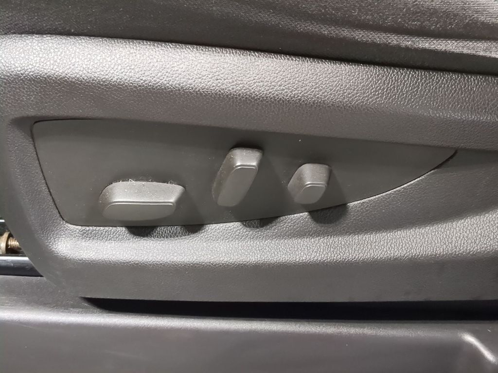 Thumbnail: 2016 GMC Yukon - 26