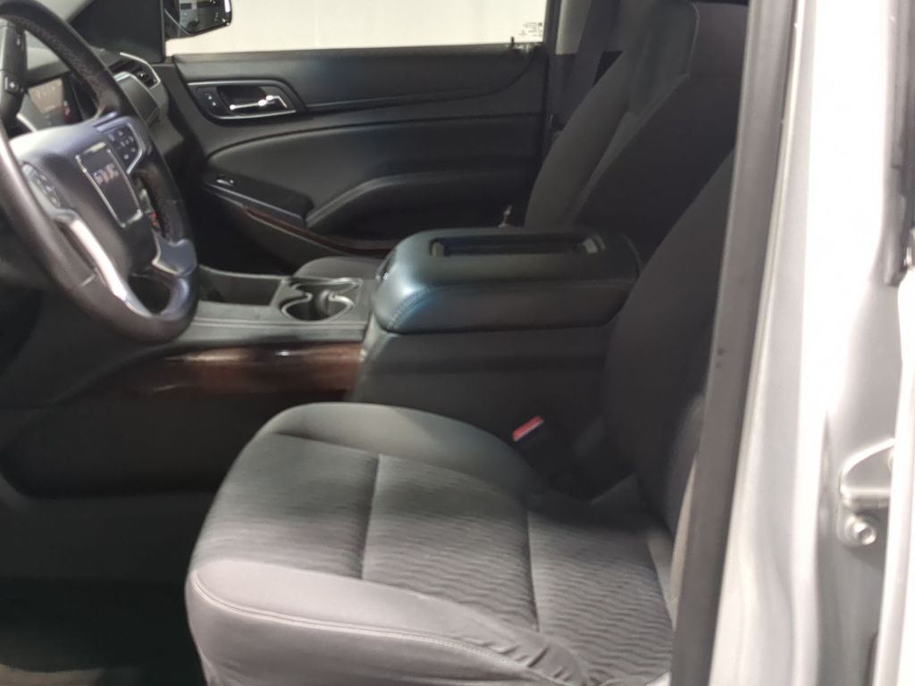 Thumbnail: 2016 GMC Yukon - 10