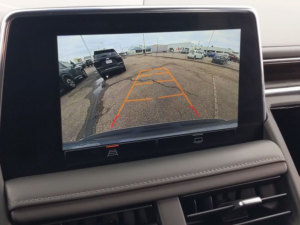 2022 GMC Yukon SLE 32