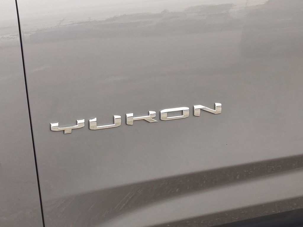 2022 GMC Yukon SLE 25