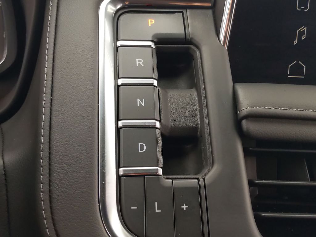2022 GMC Yukon SLE 16