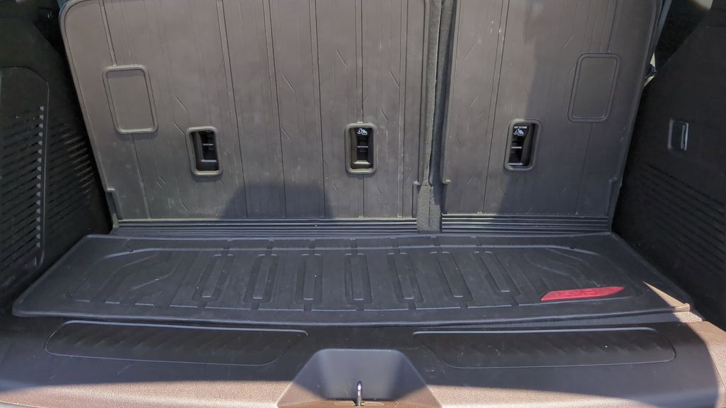 Thumbnail: 2022 GMC Yukon - 16