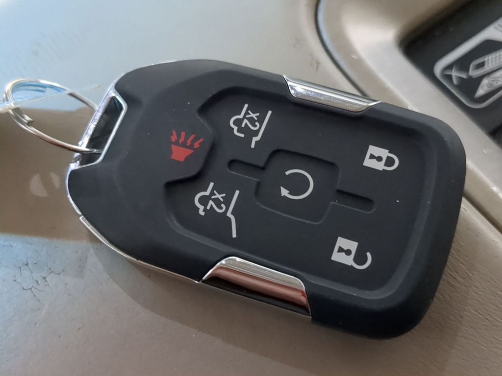 Thumbnail: 2015 GMC Yukon - 17