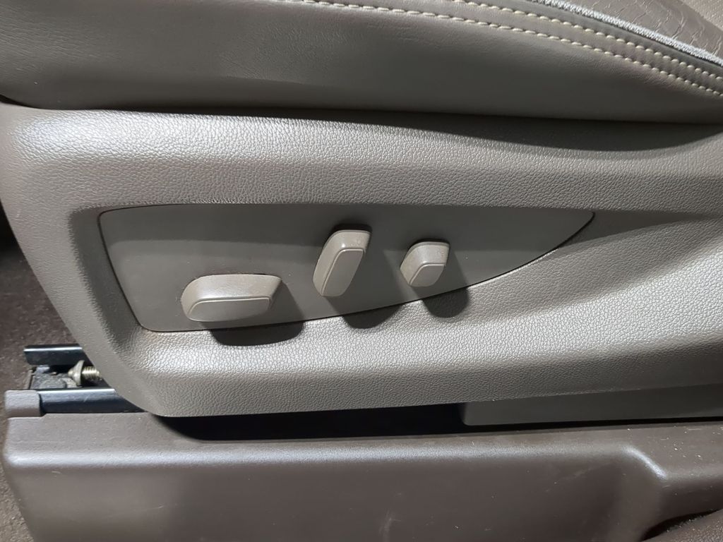 Thumbnail: 2019 GMC Yukon - 25