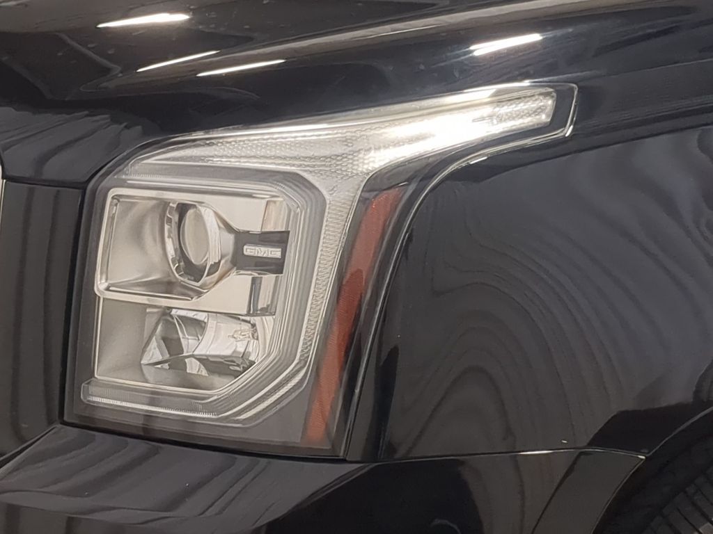 Thumbnail: 2016 GMC Yukon - 22