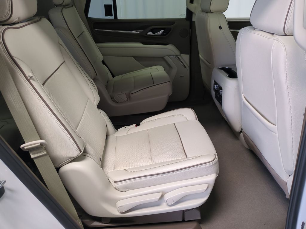 Thumbnail: 2024 GMC Yukon - 25
