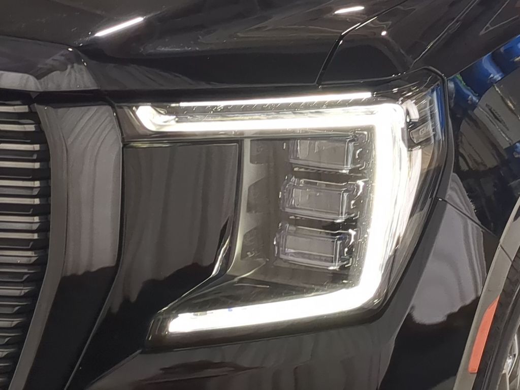 Thumbnail: 2023 GMC Yukon - 22