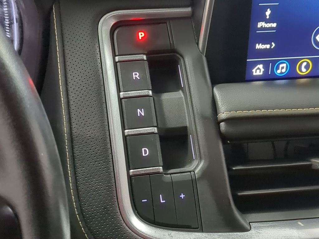 Thumbnail: 2021 GMC Yukon XL - 17