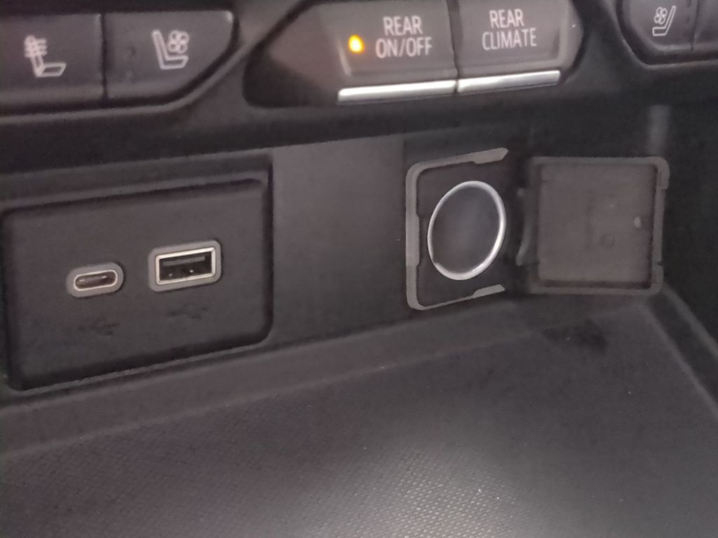 Thumbnail: 2021 GMC Yukon XL - 44