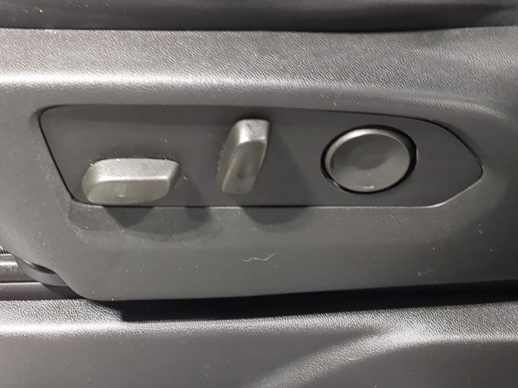 Thumbnail: 2021 GMC Yukon XL - 35