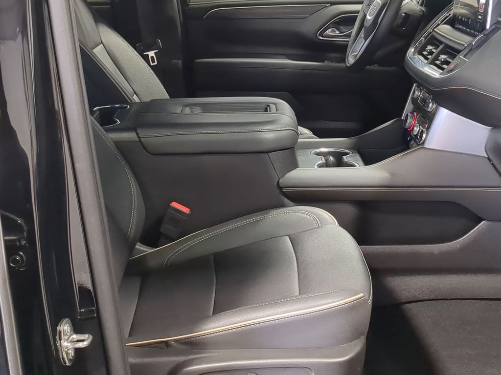 Thumbnail: 2023 GMC Yukon XL - 11