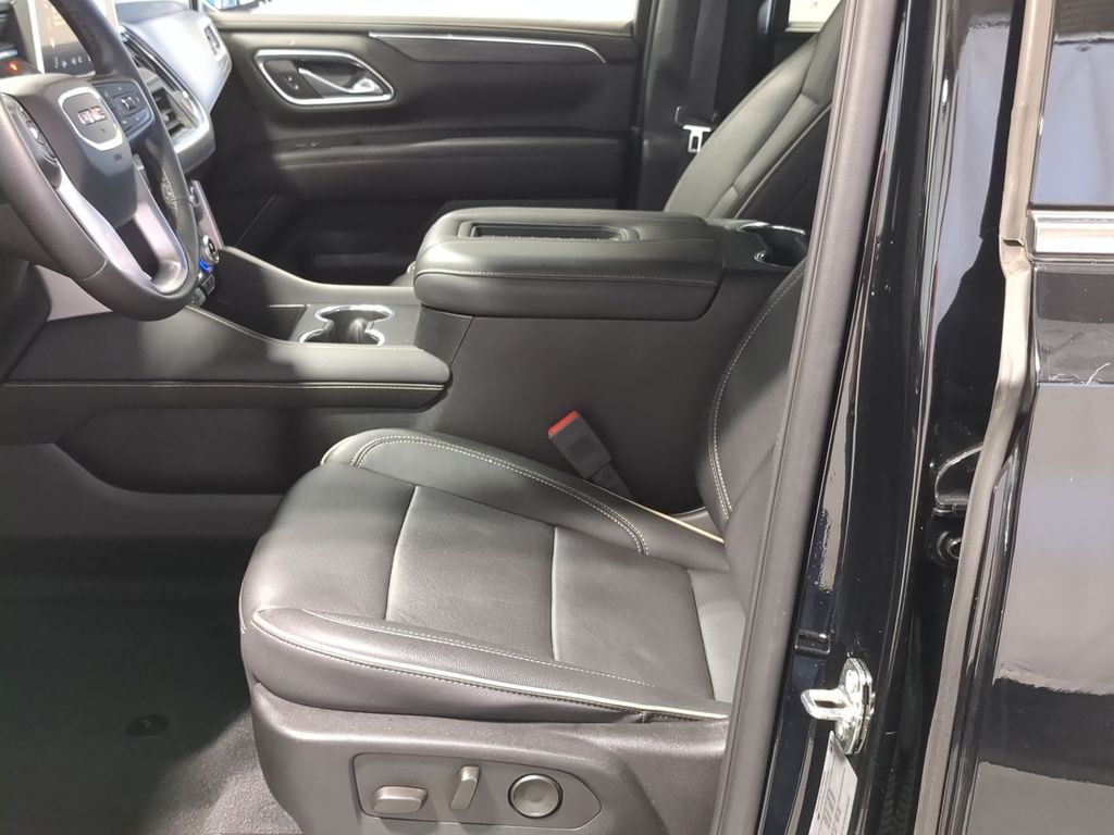 Thumbnail: 2023 GMC Yukon XL - 10