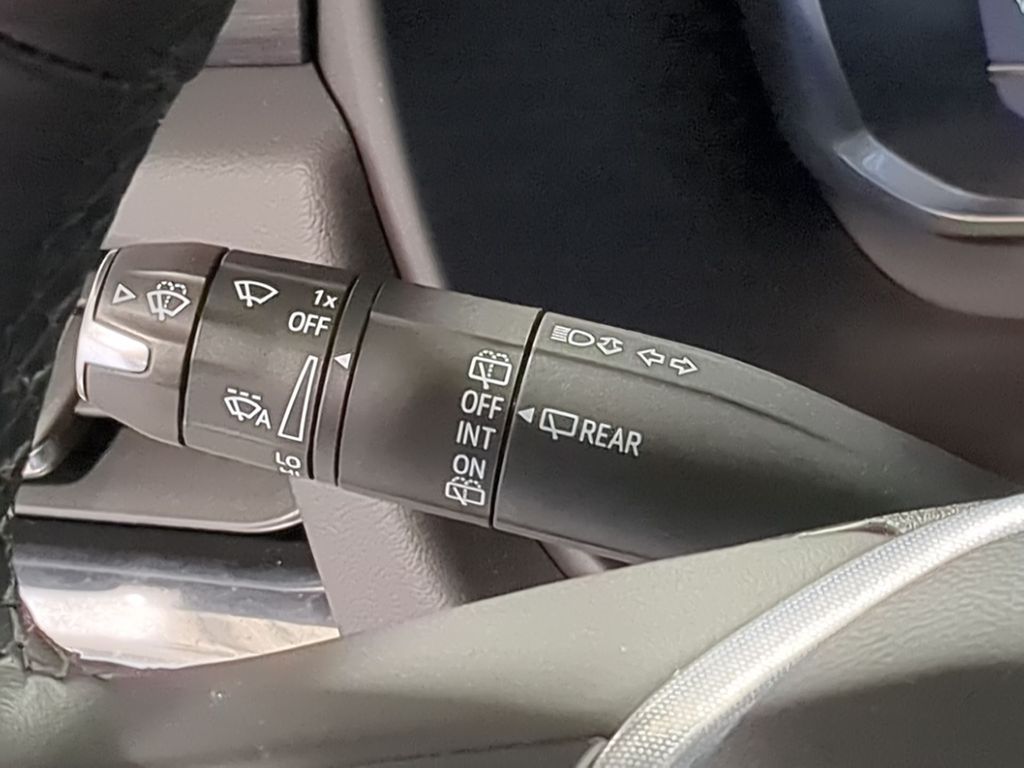 Thumbnail: 2023 GMC Yukon XL - 16