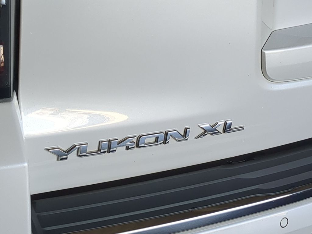 Thumbnail: 2020 GMC Yukon XL - 25