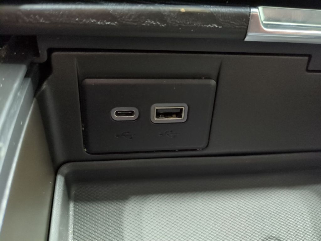 Thumbnail: 2021 GMC Yukon XL - 35