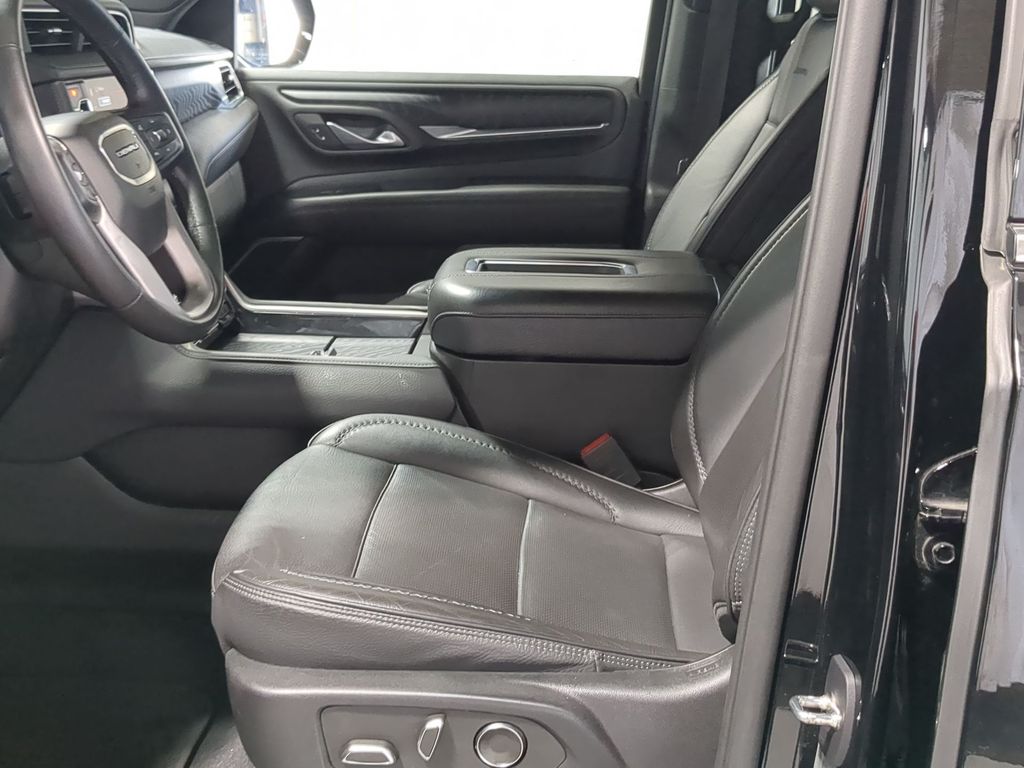 Thumbnail: 2023 GMC Yukon XL - 9