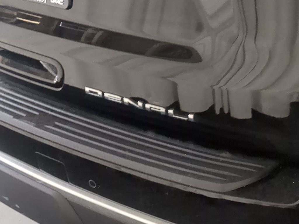 Thumbnail: 2023 GMC Yukon XL - 6