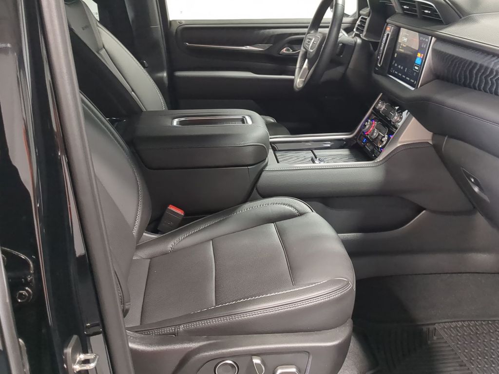 Thumbnail: 2024 GMC Yukon XL - 10