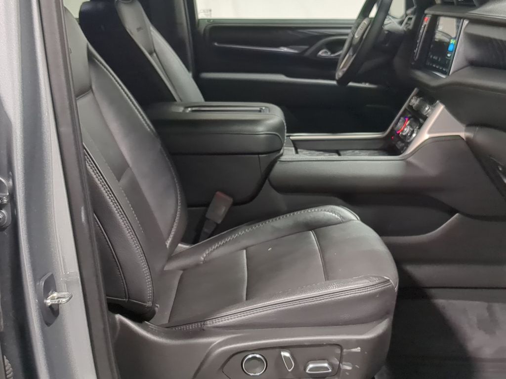 Thumbnail: 2023 GMC Yukon XL - 11