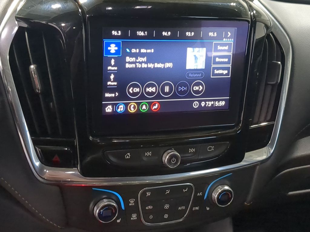 Thumbnail: 2021 Chevrolet Traverse - 14